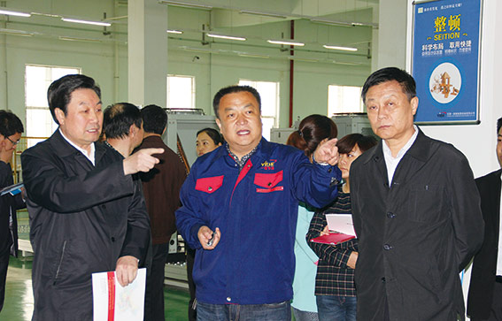 甘肃省省政协副主席张津梁与总经理进行交流（images 1）